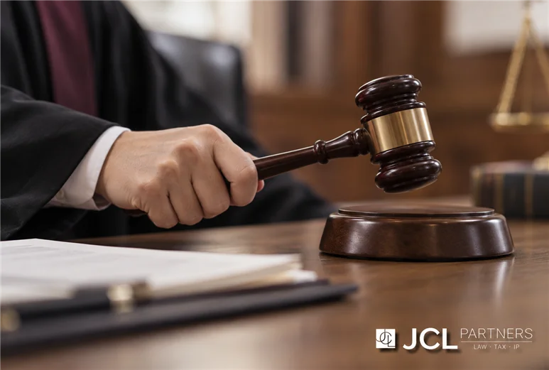 아동학대 사건의 법률 검토를 상징하는 JCL 법원 이미지